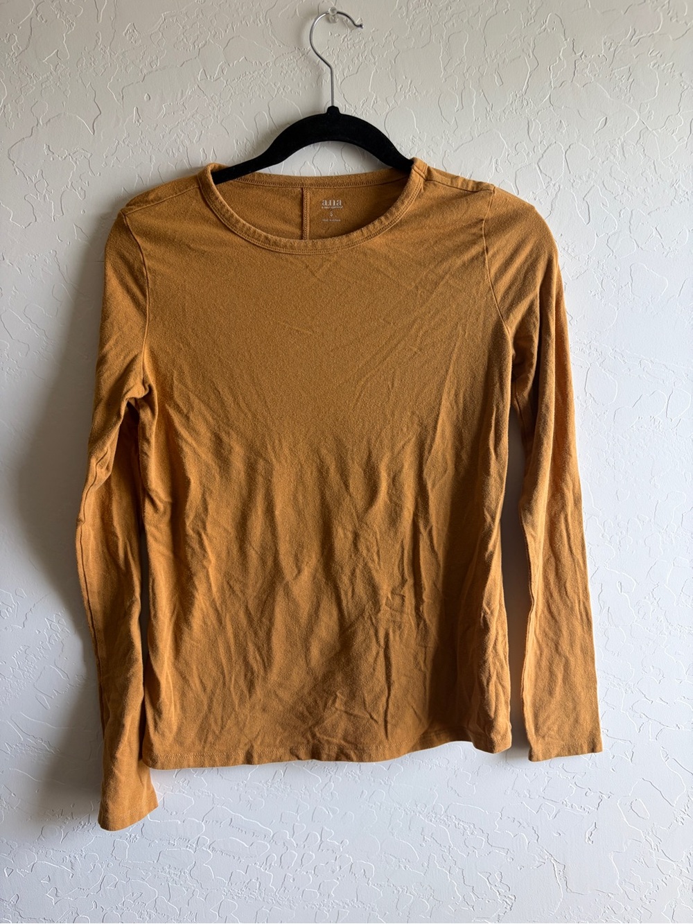 a.n.a Long-Sleeve Crewneck Top in Mustard Gold